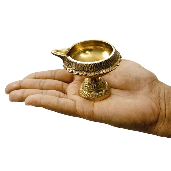 Traditional_Brass_Diya_For_Puja_Set_Of_2