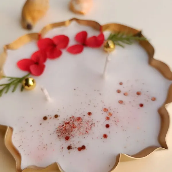 Red_Rose_Aroma_Candle_With_Christmas_Theme_Candle