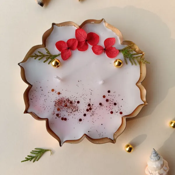 Red_Rose_Aroma_Candle_With_Christmas_Theme_Candle