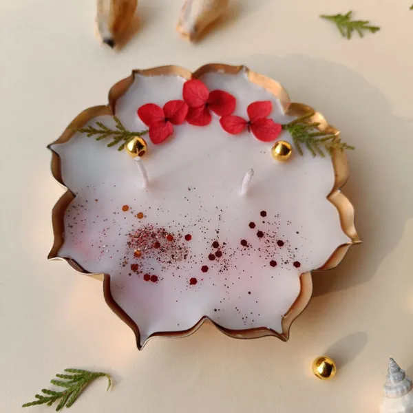 Red_Rose_Aroma_Candle_With_Christmas_Theme_Candle