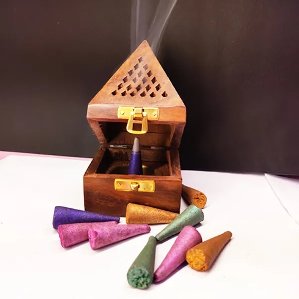 Sambrani_Wooden_Dhoop_Stand_With_15_Incense_Sticks
