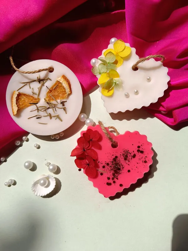 Fragrance_Sachets_Wardrobe_Fresheners_For_Clothes_Set_Of_3_Candle