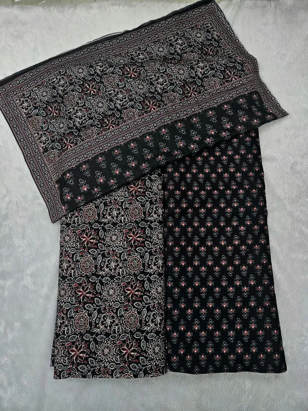 Digital_Print_3pc_On_Cambric_Cotton_Fabric