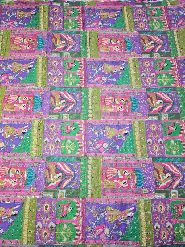 Raja_Rani_Position_Print_On_D_Crepe_Fabric