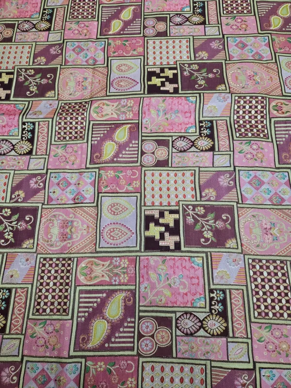 Jaquard_Position_Print_On_Dola_Silk_Fabric