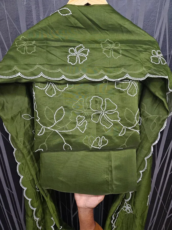 Green_3pc_Embroidery_On_Mul_Chanderi_Fabric