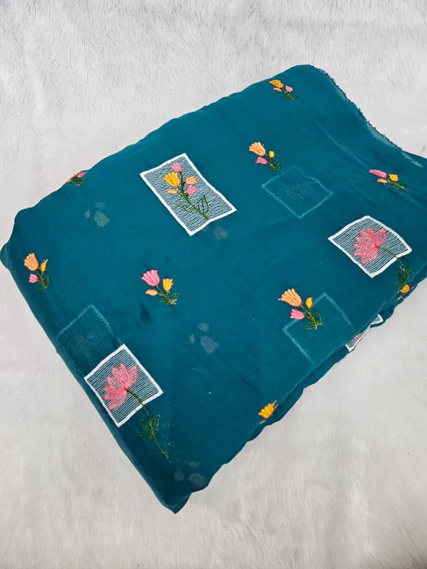 Floral_Threadwork_With_Sequins_On_Mul_Chanderi_Fabric