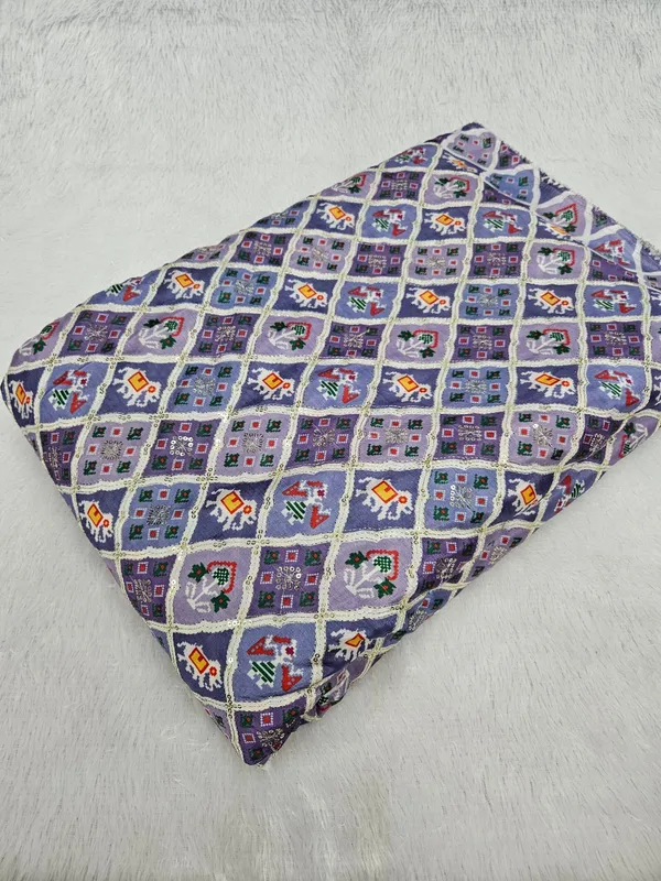 Lavender_Patola_Position_Print_On_D_Crepe_Fabric