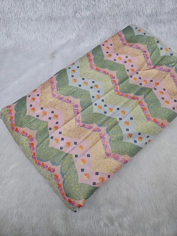 Soft_Shimmer_Position_Print_With_Heavy_Jaquard_Design