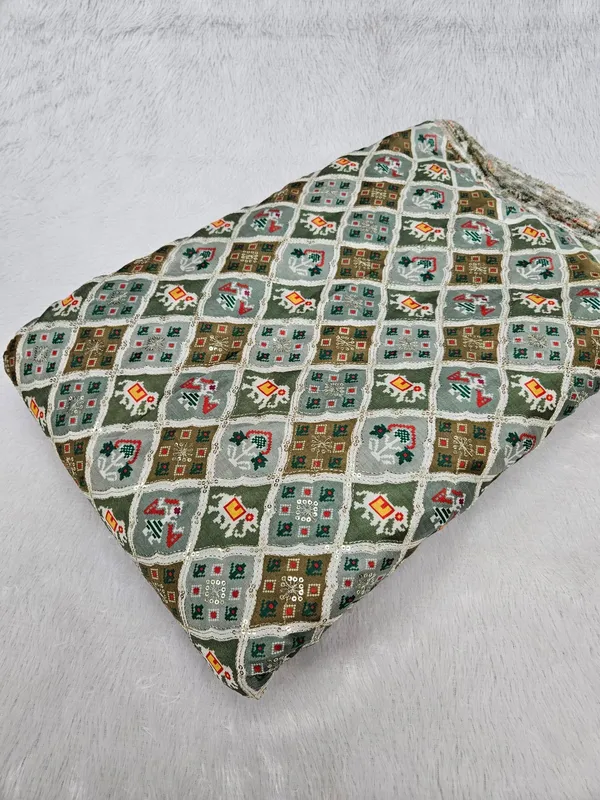 Green_Patola_Position_Print_On_D_Crepe_Fabric