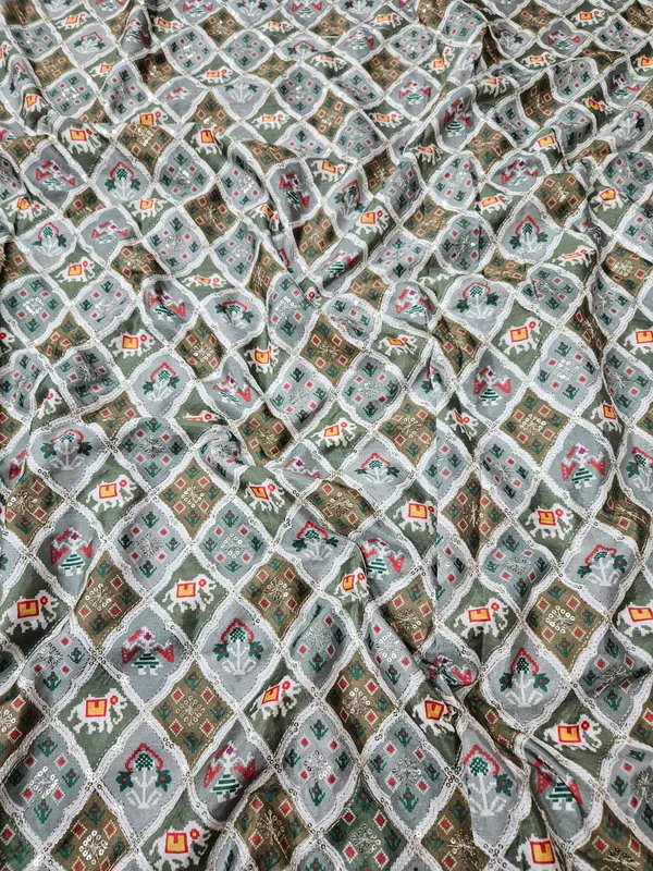 Green_Patola_Position_Print_On_D_Crepe_Fabric