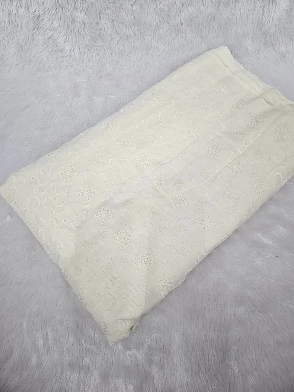 Cream_Floral_Plain_Hakoba_Fabric