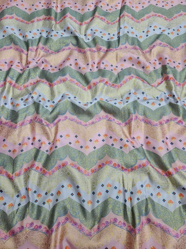 Soft_Shimmer_Position_Print_With_Heavy_Jaquard_Design