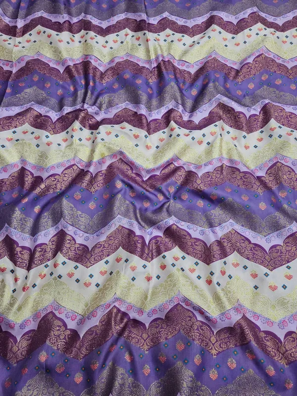 Soft_Shimmer_Position_Print_With_Heavy_Jaquard_Design