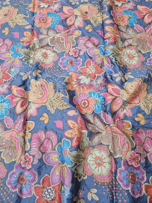 Floral_Position_Print_On_Soft_D_Crepe_Fabric