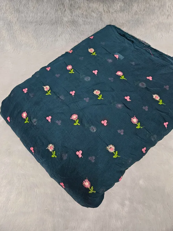 Teal_Blue_Flower_Thread_Embroidery_On_Mul_Chanderi_Fabric