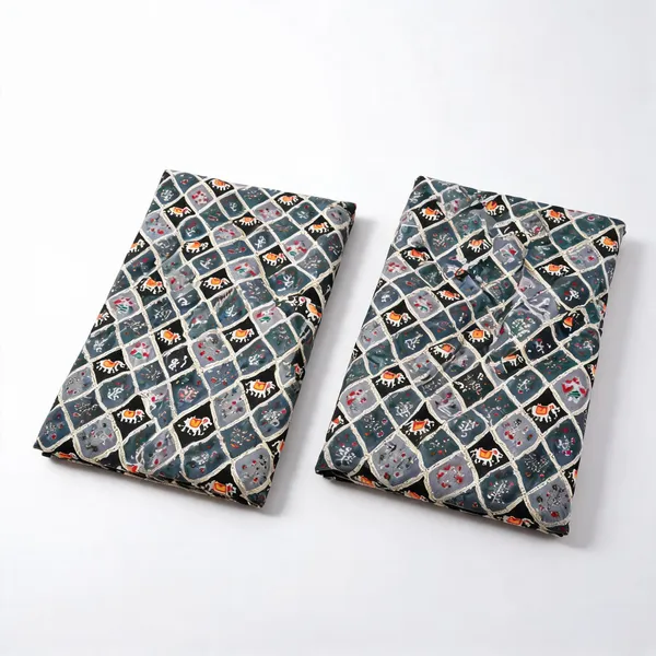 Grey_Patola_Position_Print_On_D_Crepe_Fabric