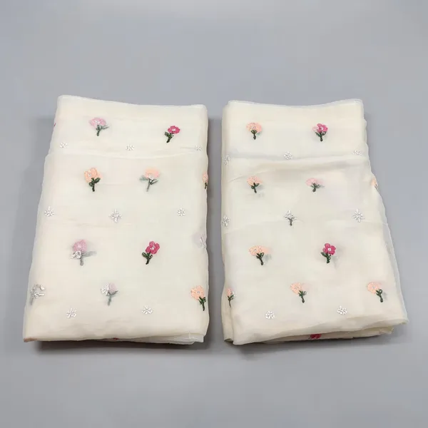 Cream_Flower_Thread_Embroidery_On_Mul_Chanderi_Fabric