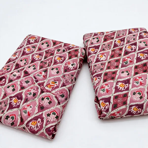 Onion_Patola_Position_Print_On_D_Crepe_Fabric