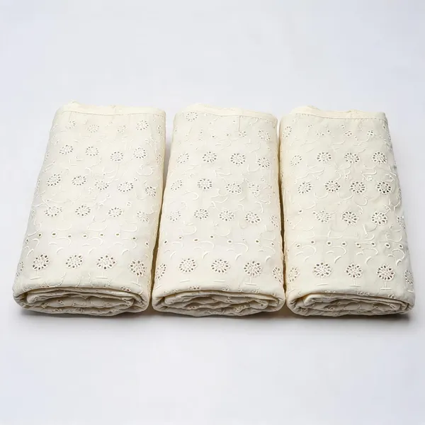 Cream_Floral_Plain_Hakoba_Fabric