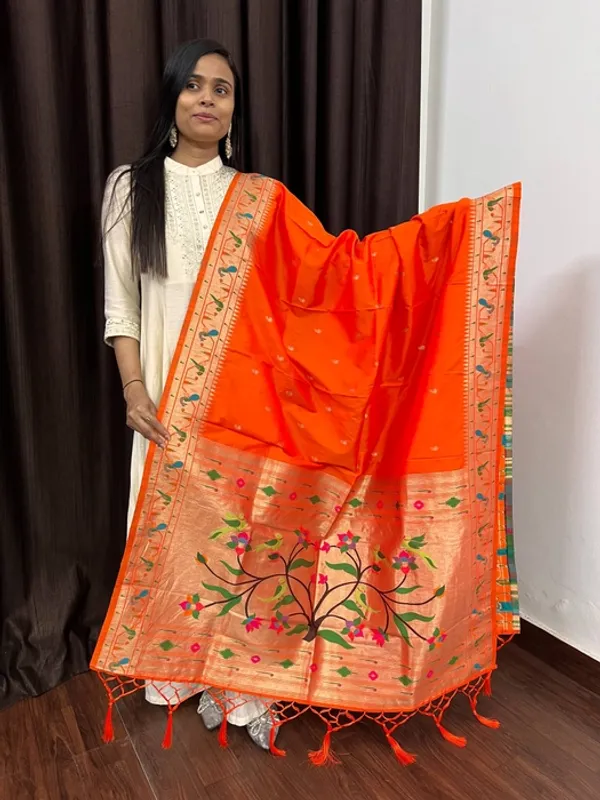 Orange_Paithani_Silk_Tree_Of_Life_Motif_Tasselled_Dupatta_For_Women
