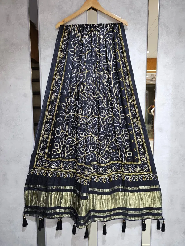 Multicolor_Modal_Silk_Designer_Dupatta_For_Women