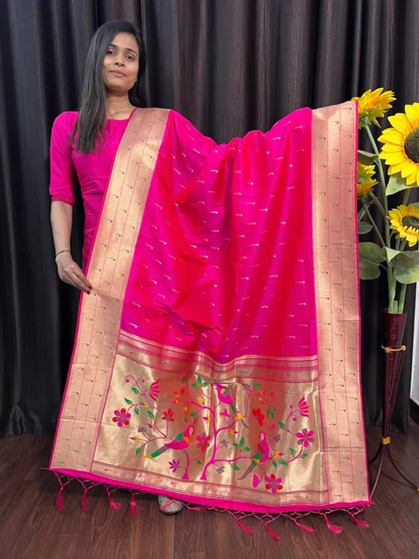 Pink_Silk_Paithani_Parrot_Muniya_Border_Dupatta_For_Women