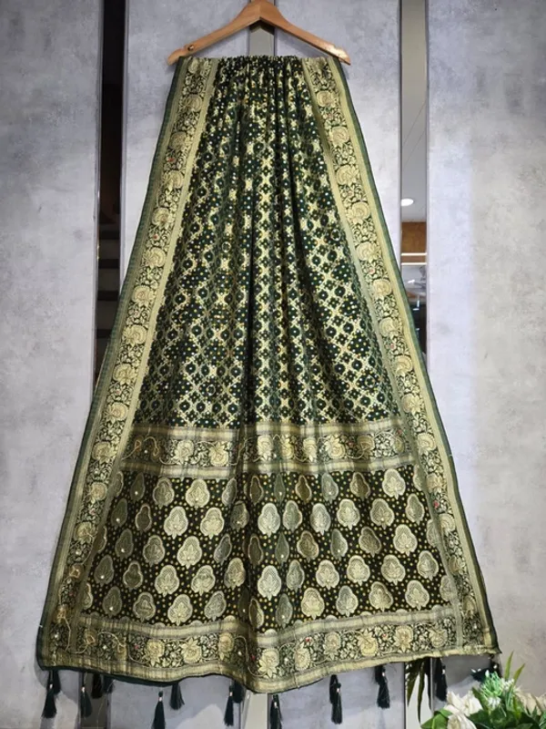 Green_Georgette_Bandhani_Zari_Woven_Dupatta_For_Women