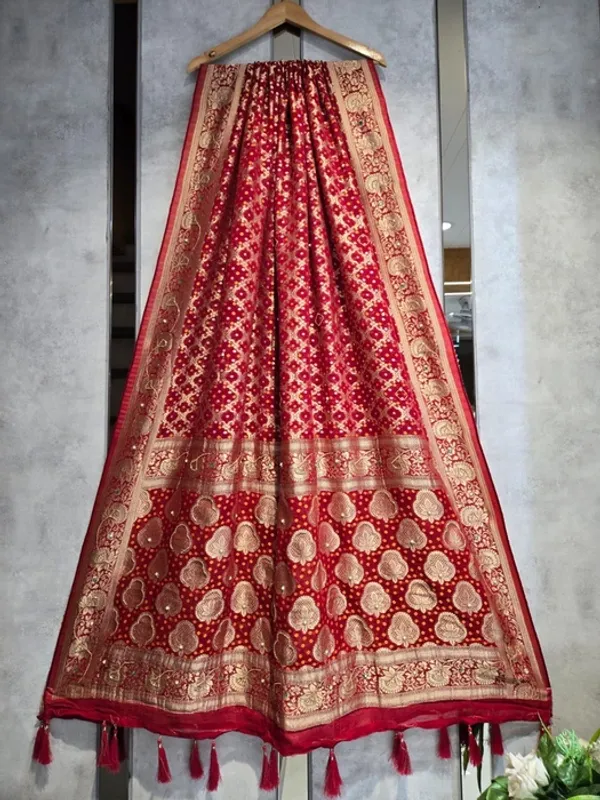 Red_Georgette_Bandhani_Zari_Woven_Dupatta_For_Women