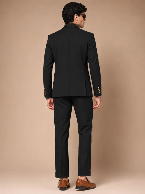 Black_Double_Breasted_Suit_For_Men