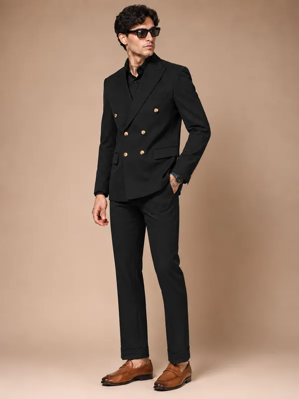Black_Double_Breasted_Suit_For_Men