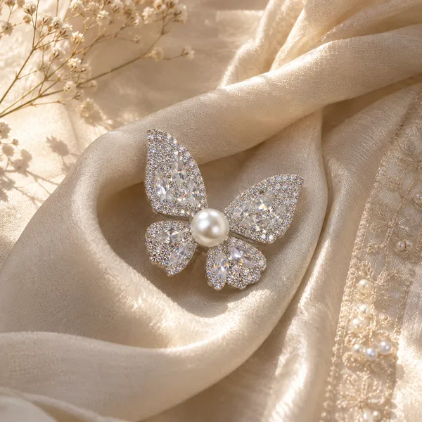 Silver_Butterfly_Brooch_For_Women