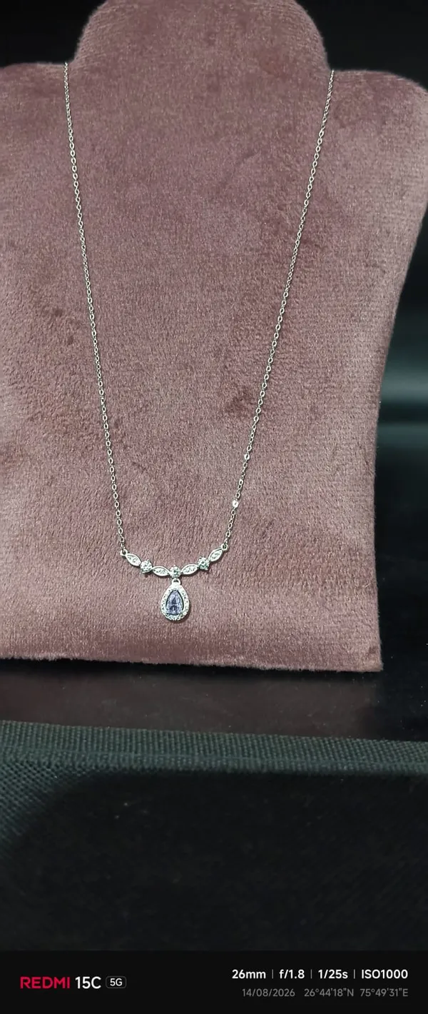 Silver_Tone_Floral_Teardrop_Pendant_Necklace_For_Women