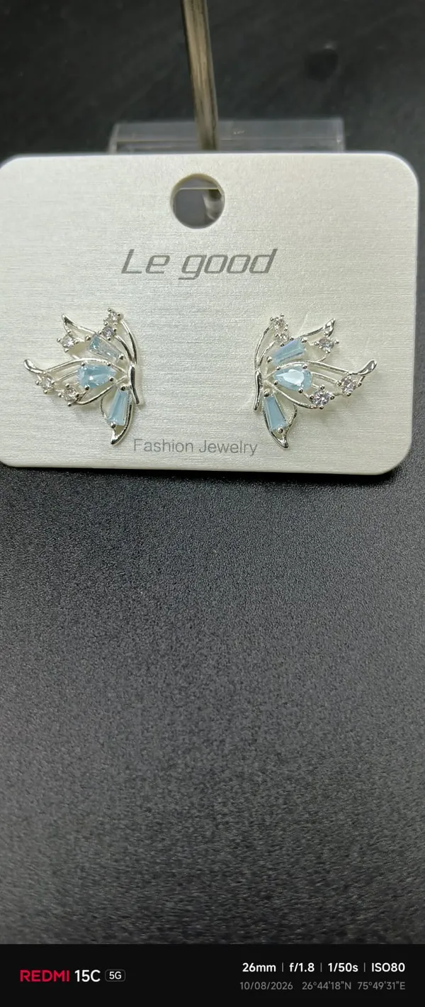 Silver_Tone_Floral_Stud_Earrings_For_Women