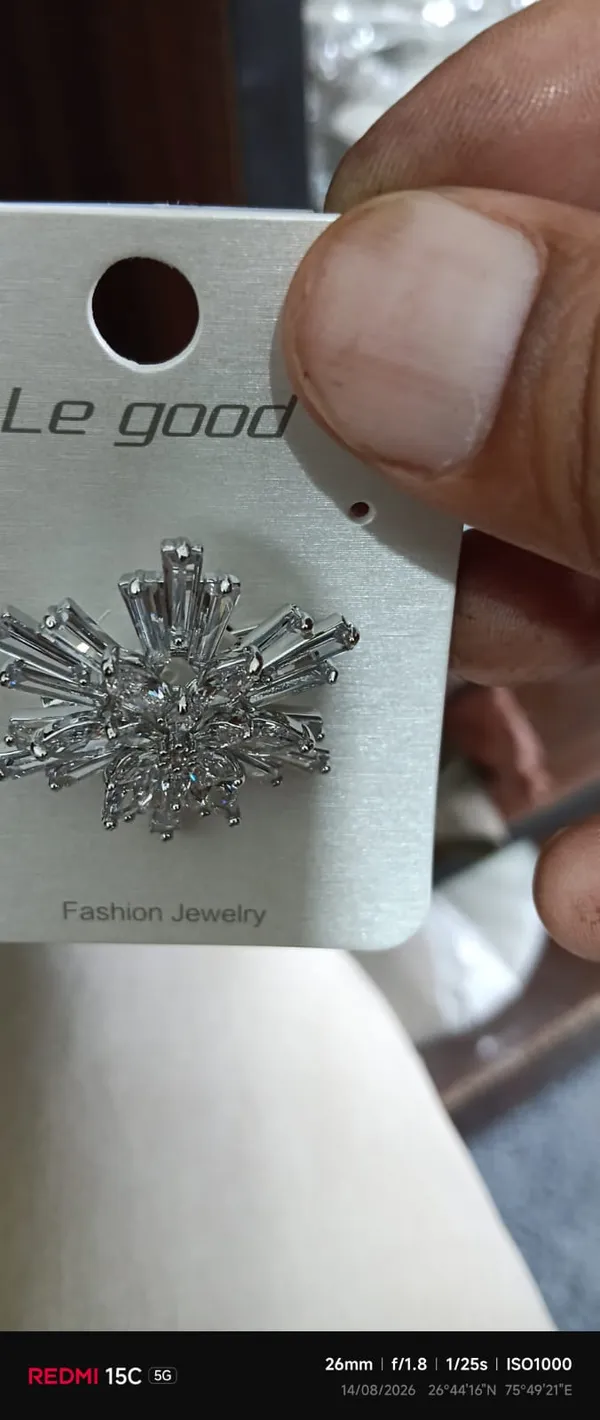 Silver_Crystal_Flower_Brooch