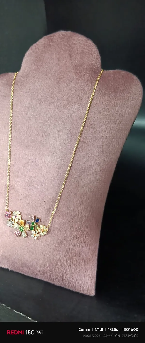 Gold_Tone_Floral_Pendant_Necklace_For_Women