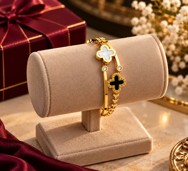 Royal_Clover_Duo_Gold-tone_Bracelet