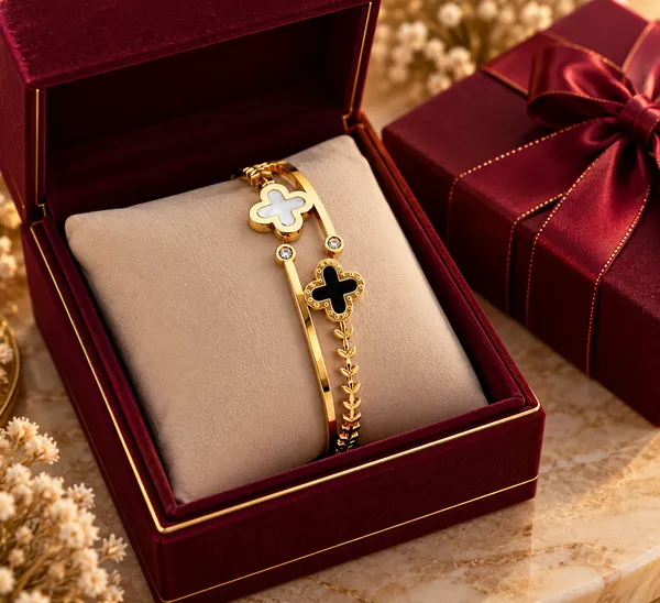 Royal_Clover_Duo_Gold-tone_Bracelet