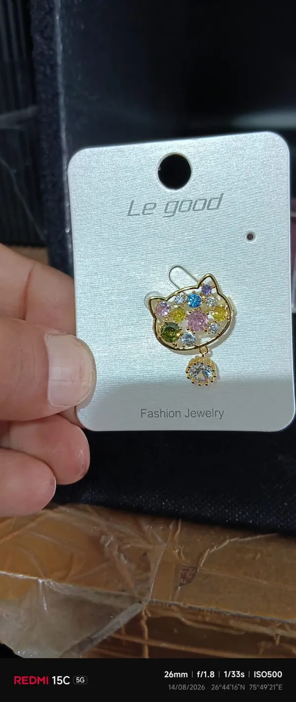 Multicolor_Rhinestone_Hello_Kitty_Brooch_For_Women
