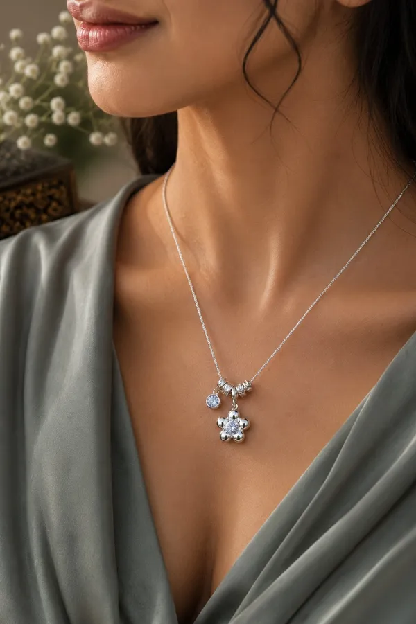 Silver_Tone_Floral_Pendant_Necklace_For_Women