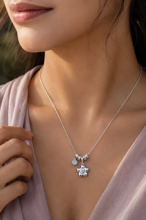 Silver_Tone_Floral_Pendant_Necklace_For_Women
