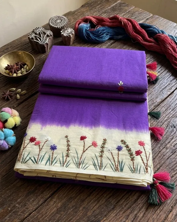 Green_Pure_Mul_Cotton_Floral_Hand_Embroidered_Saree_For_Women