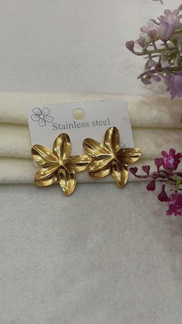 Gold_Tone_Floral_Stud_Earrings_for_Women