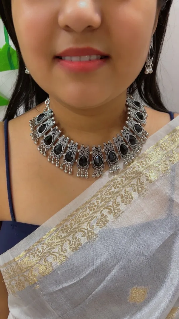 Silver_Tone_Black_Stone_Necklace_And_Earrings_Set_for_Women