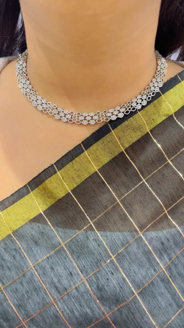Silver-Toned_Stone-Studded_Necklace_And_Earrings_Set_for_Women