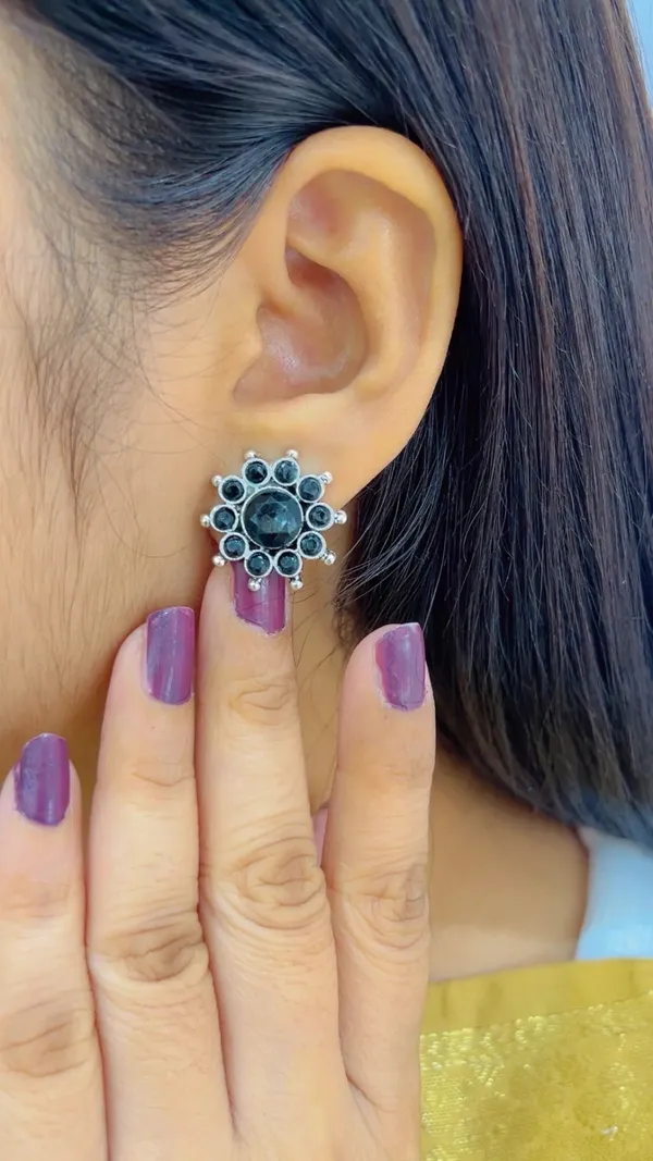 Black_Floral_Stud_Earrings_for_Women