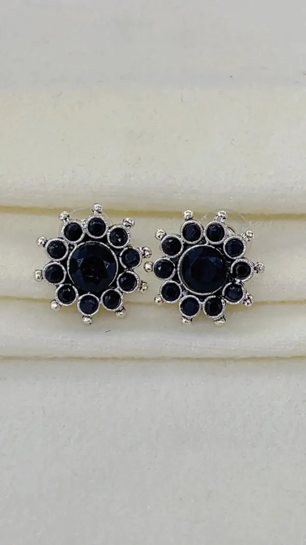 Black_Floral_Stud_Earrings_for_Women