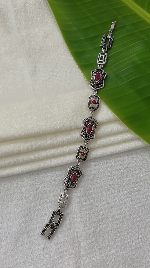 Silver_Oxidised_Geometric_Bracelet_for_Women