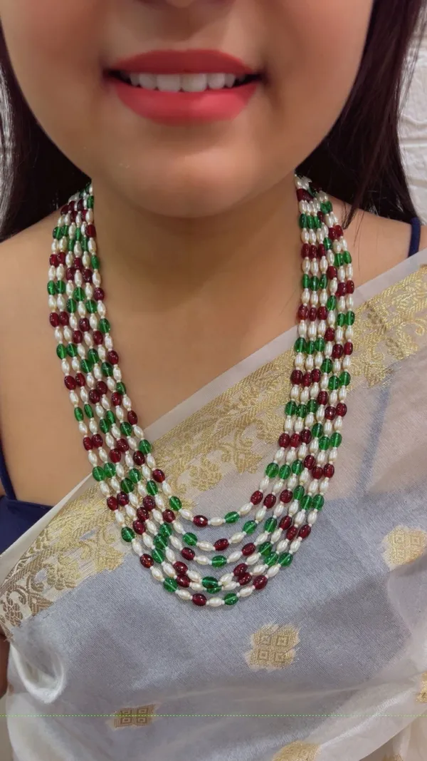 Red_Green_White_Beaded_Multistrand_Necklace_for_Women