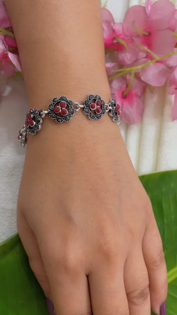 Black_Oxidized_Floral_Link_Bracelet_for_Women